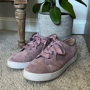 Very cute, comfortable pink/purple suede Vionic tennis shoes
